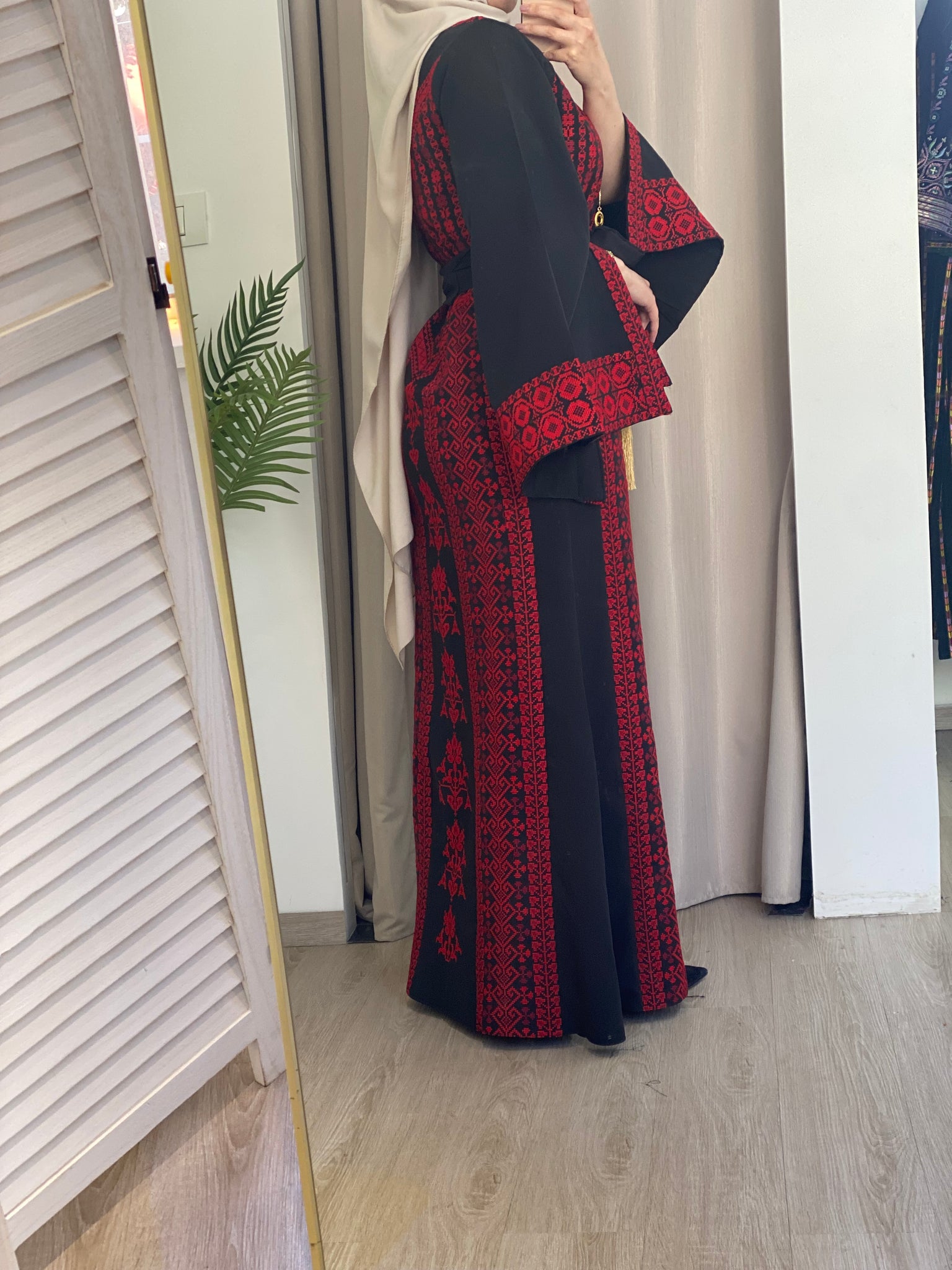 RAZAN Elagant Unique Design Black Thob Dress with Red Embroidery