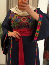 Elegant Navy Ward Thob With Manajil Details and Satin Belt
