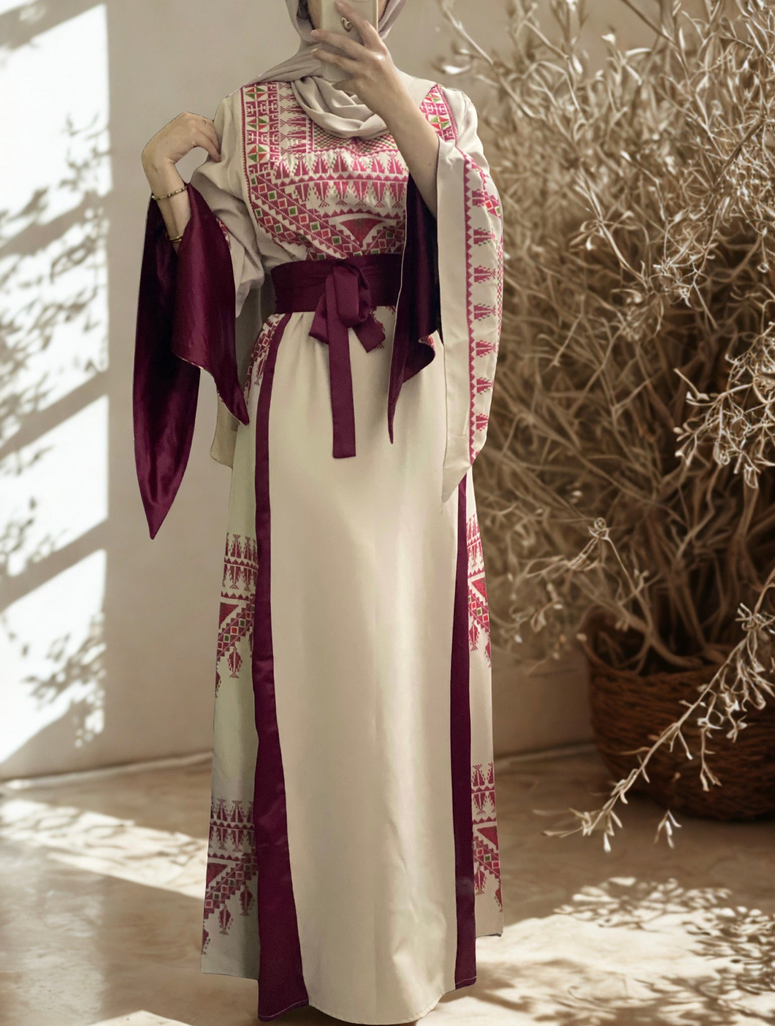 Cream and Berry Princess Thob Dress with Satin Details 50/(4XL) Cream and Berry Princess Thob Dress with Satin Details 50/(4XL)