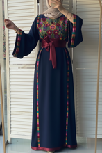 Elegant Navy Ward Thob With Manajil Details and Satin Belt
