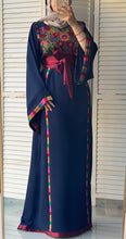 Elegant Navy Ward Thob With Manajil Details and Satin Belt