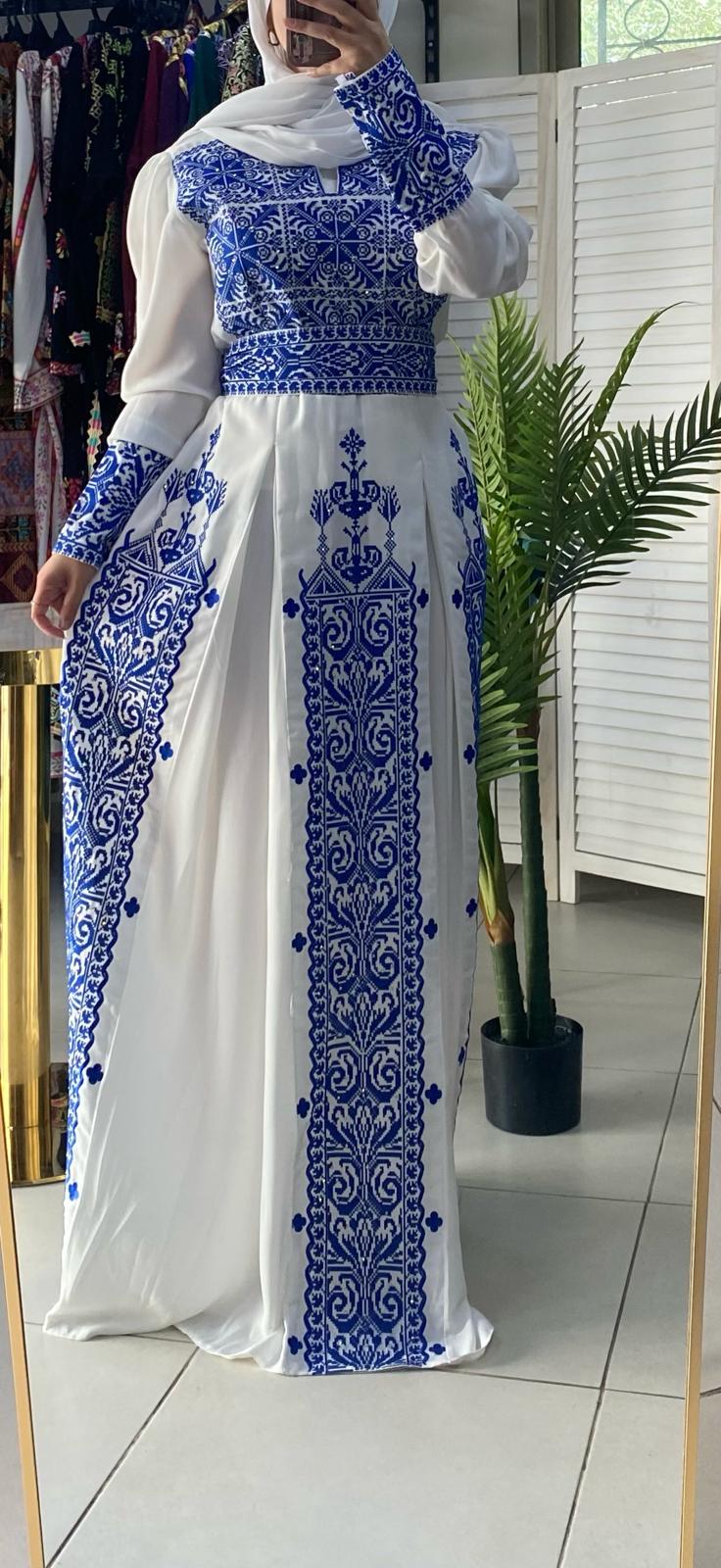 Royal White Dress with Unique Blue Embroidery and Long Tail 40/(M) Royal White Dress with Unique Blue Embroidery and Long Tail 40/(M)