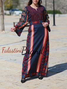 Trendy Majdalawi Navy Thobe with Unique Embroidery
