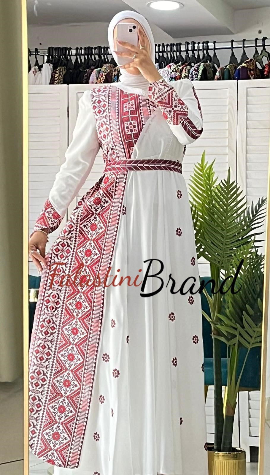 Very Elegant Half Embroidered White and Red Dress 42/(L) Very Elegant Half Embroidered White and Red Dress 42/(L)